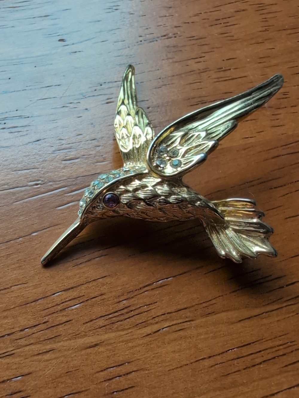 Hummingbird brooch